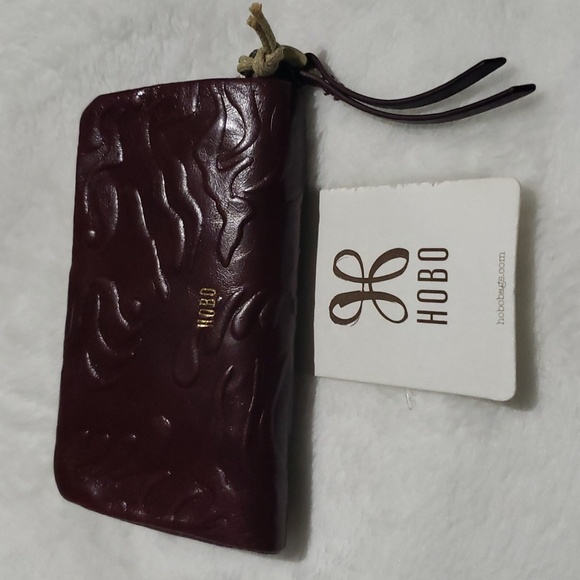 HOBO Handbags - HOBO ELIZA small Zip‎ Around.